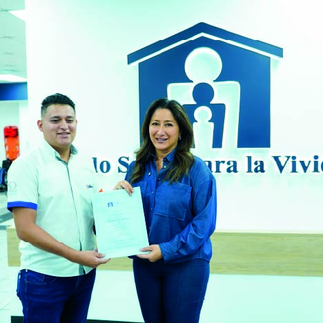 Imagen de cliente escriturando